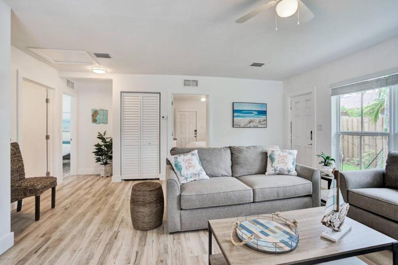 Getaway One Block From The Pompano Beach